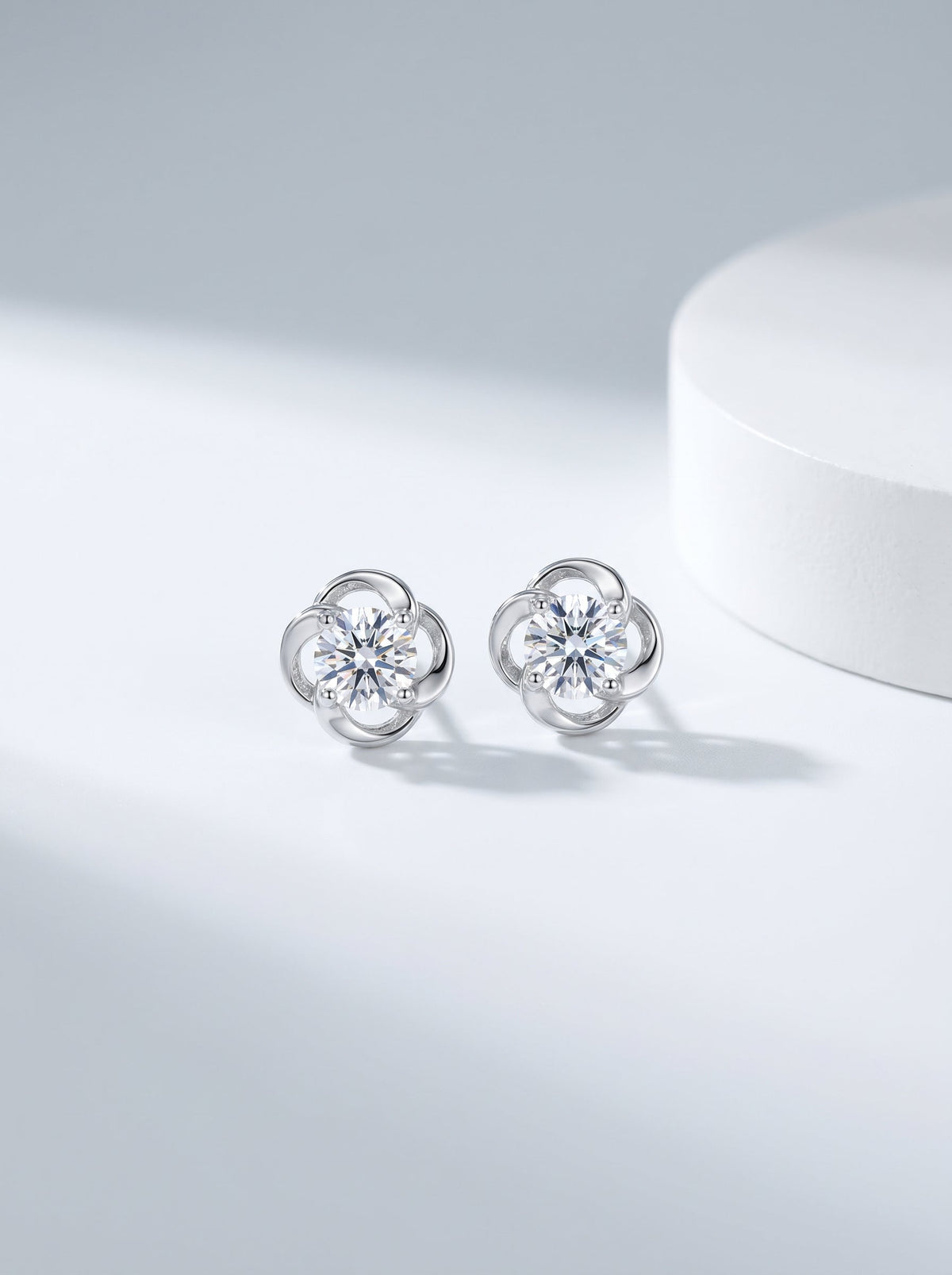 Celand 0.5ct Clover Moissanite Stud Earrings