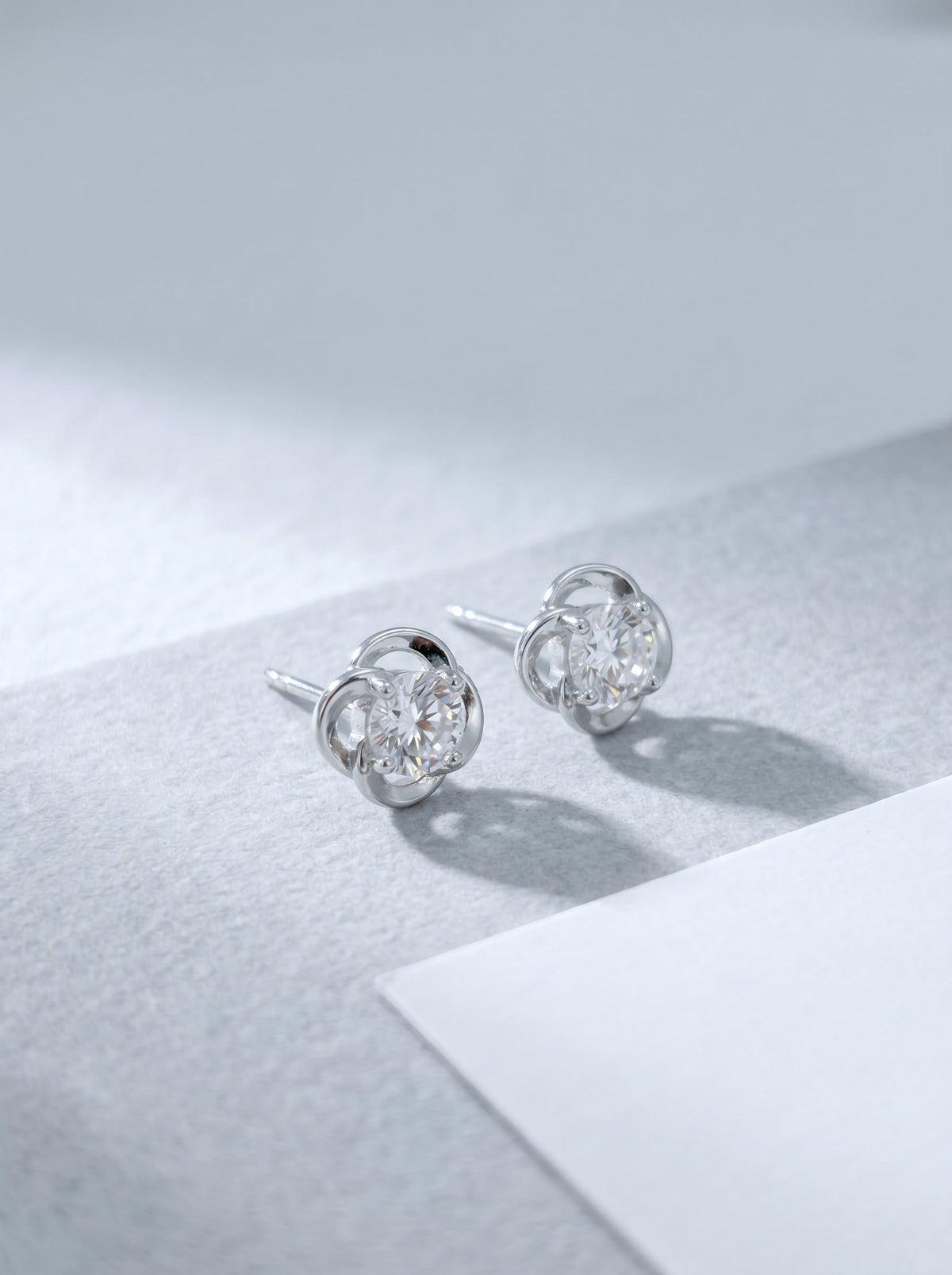 Celand 0.5ct Clover Moissanite Stud Earrings