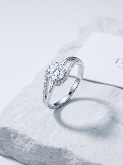 Celand 0.8ct Moissanite Swirl Ring