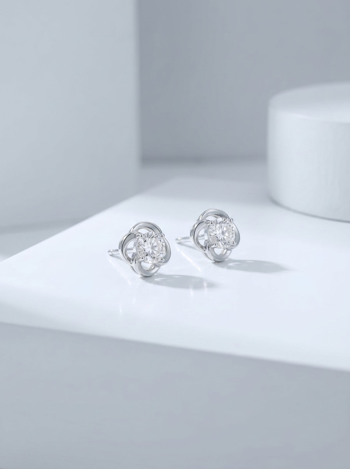 Celand 0.5ct Clover Moissanite Stud Earrings