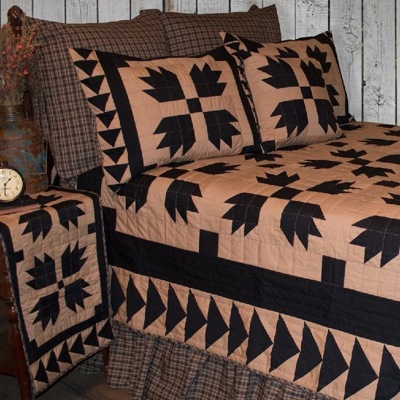 Black Bear's Paw Quilt