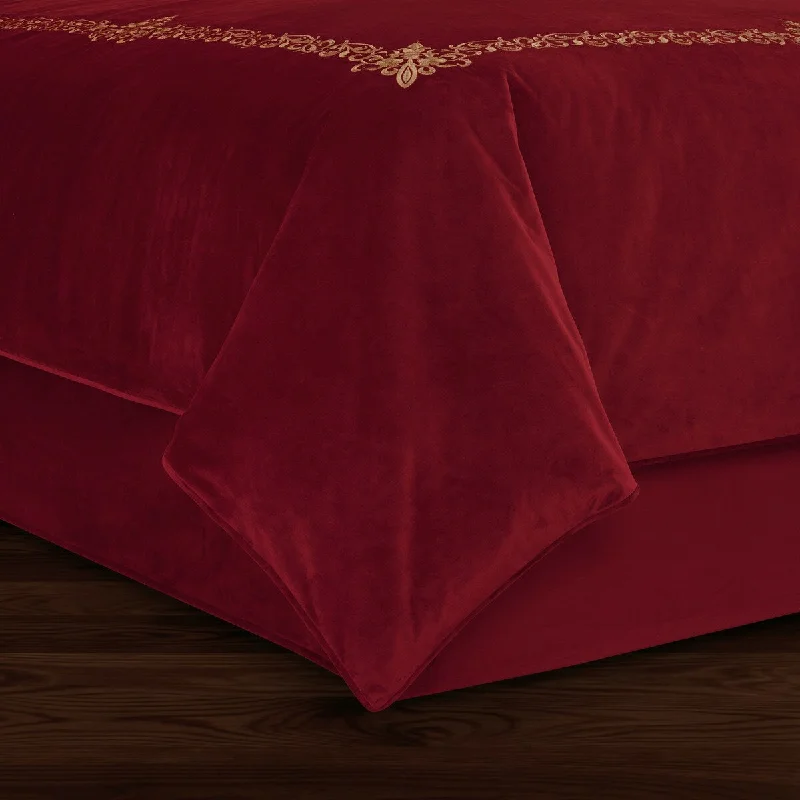 J. Queen New York Noelle Christmas Bedskirt