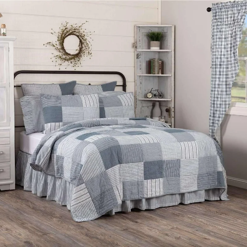 Sawyer Mill Blue Luxury King Quilt 120Wx105L VHC Brands